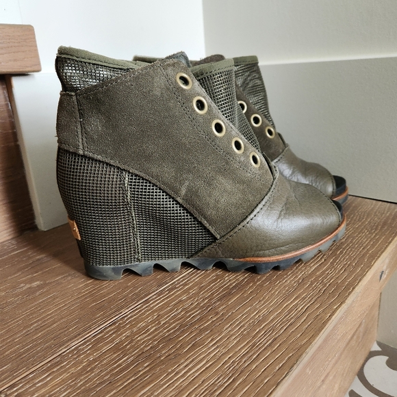 Sorel Mesh Wedge Booties Olive Green Size 7 - Picture 2 of 7